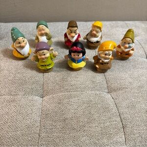 Fisher-Price Snow White and Seven Dwarfs Little People Figures